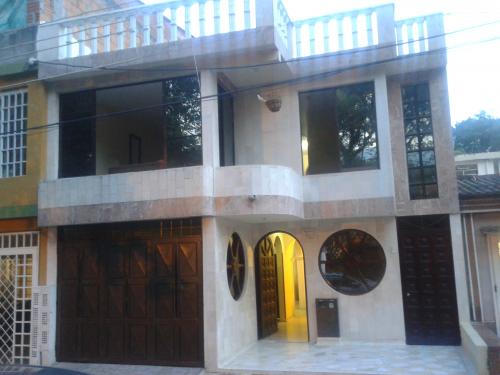 Vendo-Permuta Casa a dos Cuadras de Multicentro