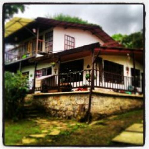 Vendo bonita finca, con agradable casa y clima templado