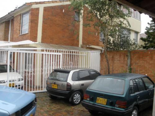 CASA RENTA IBARO ESQUINERA+LOTE ADICIONAL= 2 PLANTAS + ALTILLO 