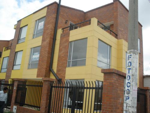 CASA ESTRENAR EL CEDRO CHIA A POCOS METROS DE PARMALAC CENTRAL 