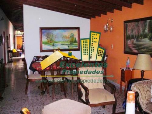Se Vende Excelente Casa en laureles (3sg943)
