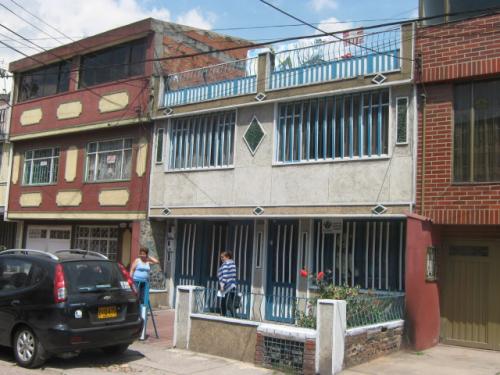 CASA BARRIO CARVAJAL CRA 68N CL 36 SUR