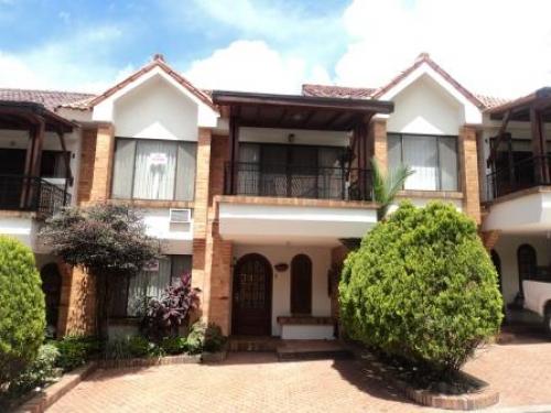 CASA CONJUNTO ARAGUANEY