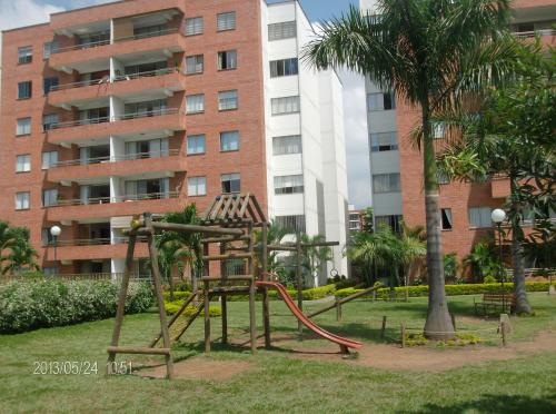 espectacular apto.sur-primer piso, con balcon-calle 16 con 69