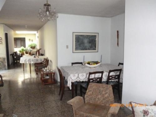 vENDO CASA CERCA A CENTRO VIAS PRINCIPALES PROPIEDAD HORIZONTAL