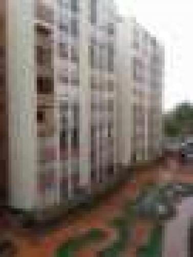 EXCELENTE APARTAMENTO FRENTE A CAFAM LA FLORESTA