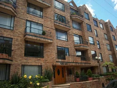 VENDO APARTAMENTO EN SANTA ANA OCCIDENTAL