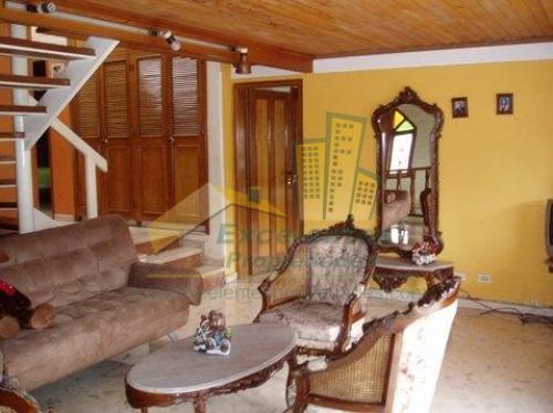 Se vende Excelente Casa en Robledo (3ro371)