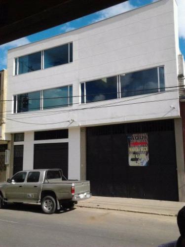 EXCELENTE BODEGA DE TRES NIVELES EN VENTA 
