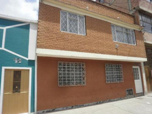 CASA EN VENTA BARRIO QUIROGA