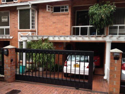 SE VENDE CASA EN EL POBLADO SECTOR LA CONCHA!