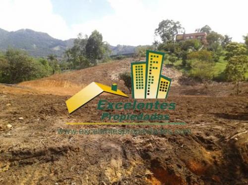 Se vende Excelente Lote en Envigado (ench756)