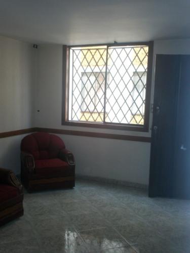 BONITO APARTAMENTO SEGUNDO PISO GUADUALES NORTE DE CALI