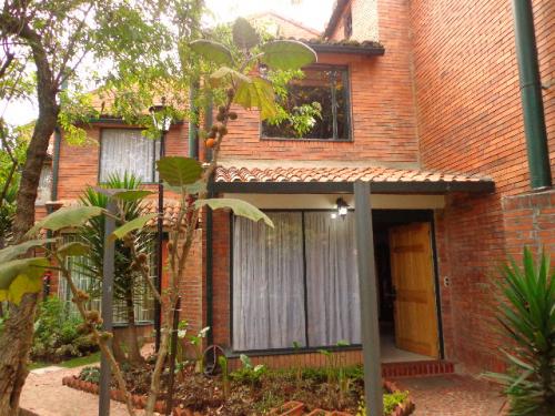 LINDA CASA EN TEJARES DEL NORTE