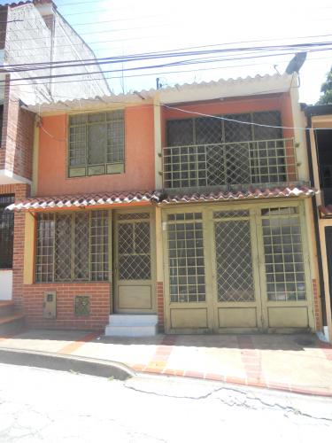 SE VENDE CASA EN EL MEJOR SECTOR DE IBAGUE