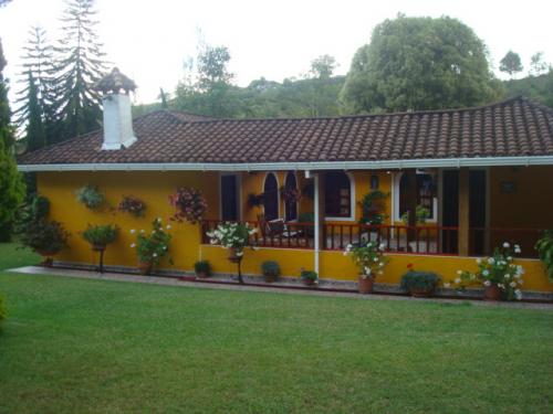 FINCA 0025 GUARNE  VEREDA CHAPARRAL