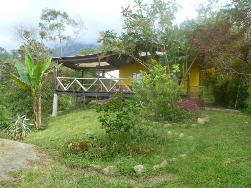 VENDO ACOGEDORA FINCA EN EL COLEGIO