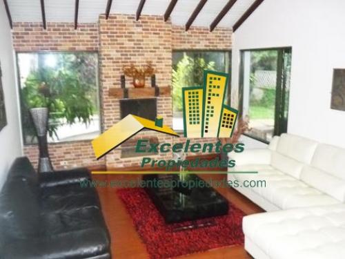 Se vende Excelente Casa en El Poblado (2ts1080)  