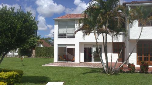 VENTA CASA CAMPESTRE VLLAVICENCIO META COLOMBIA 