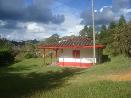 FINCA 0024 GUARNE  VEREDA CHAPARRAL