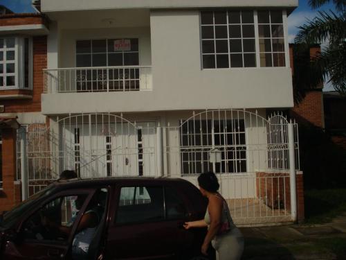 CASA ESQUINERA NEGOCIABLE