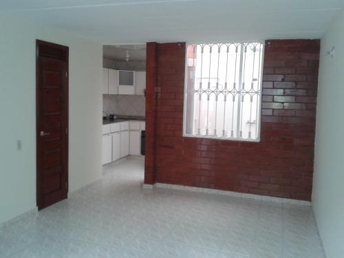 Soacha (Quintas de la Laguna) 130m2. Calle 6D No. 6A - 85 por la Av. Indumil