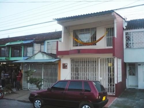 CASA FUERA DE CONJUNTO VILLAVICENCIO META COLOMBIA 