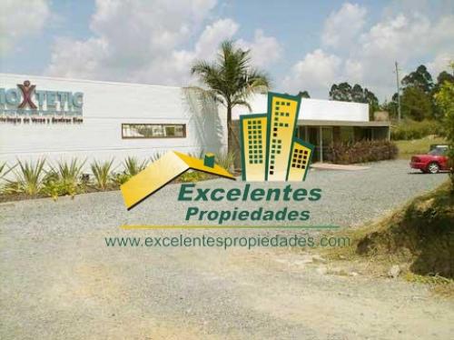 Se Vende  Gran   Local   en Rionegro   (rill594)
