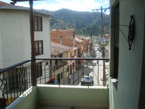 CASA 0049 BARRIO SANTO TOMÁS