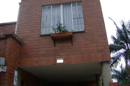 CASA ENVIGADO CERCA DE LAS VEGAS 