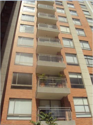 Se vende apto en Club House en calle 160 con 72