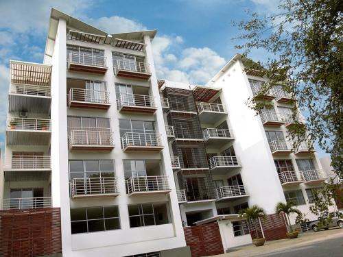 VENDO APARTAMENTO EN CIUDAD JARDIN AL SUR DE CALI