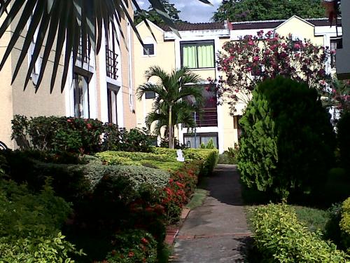 a la venta lujosa casa en conjunto cerrado recibo apartamento o vehiculo