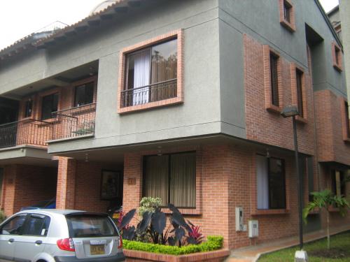 Vendo Hermosa Casa Conjunto Cerrado San Felipe de Calambeo