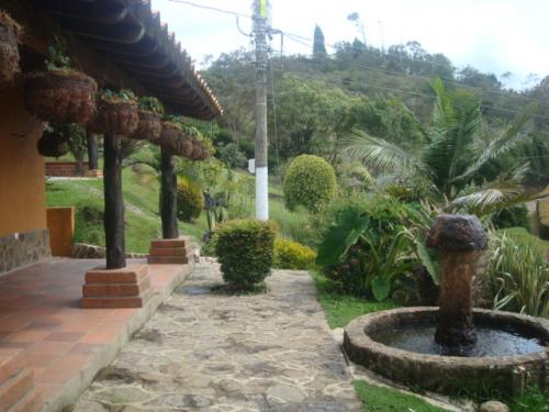 FINCA 0083 GUARNE  VEREDA LA BRIZUELA