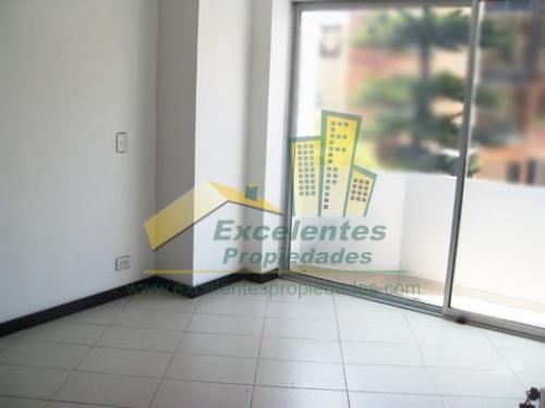 Se Vende Excelente Apartamento en Conquistadores (3co1133)