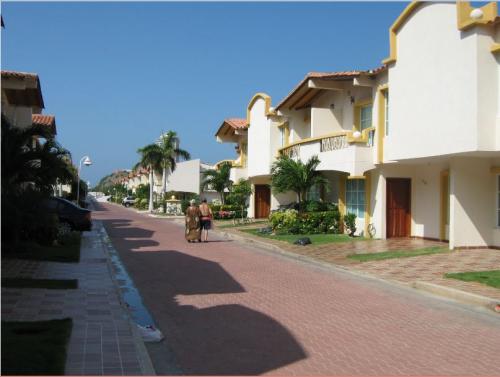 Se vende hermosa casa en Rodadero Reservado