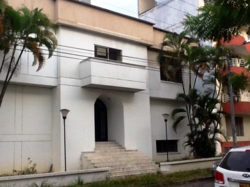 PARA LA VENTA CASA ESQUINERA EN INGENIO UNO DE 492 METROS EN CALI