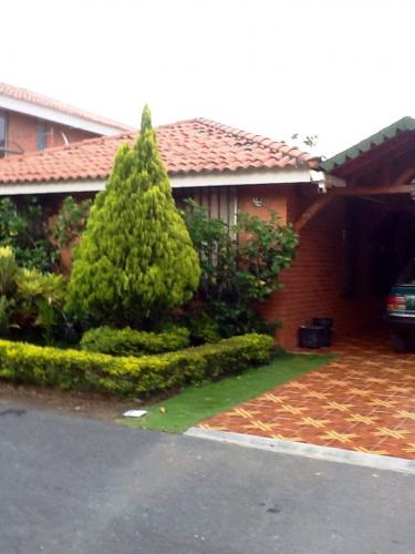 SE VENDE CASA EN CIUDAD CAMPESTRE EL CASTILLO