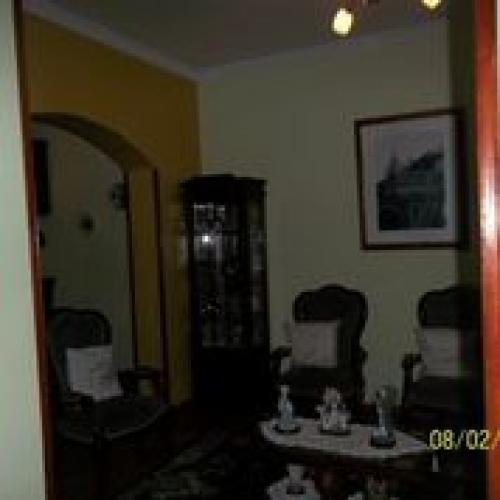 vendo hermosa y magnifica casa tipo ingles en Chapineroapta para vivienda u oficinas