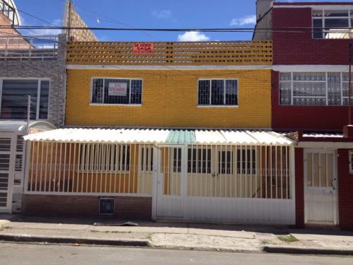 VENTA CASA PARA PROYECTO DE 7 PISOS