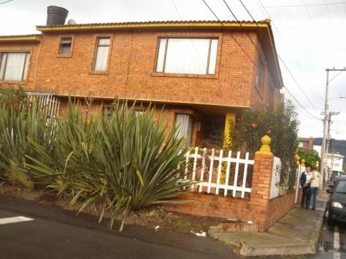 CASA ESQUINERA 233 MTS  CHIA