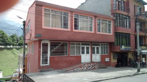 Vendo Casa con Renta Barrio Pueblo Nuevo