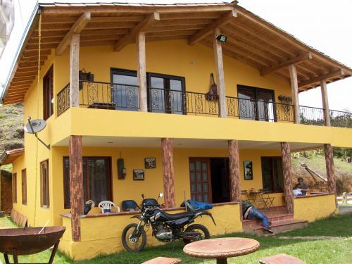 Finca en unidad cerrada 