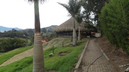 Finca en Llano Grande ideal para criadero de caballos