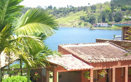 Finca de recreo en El Peñol con embalse en la represa