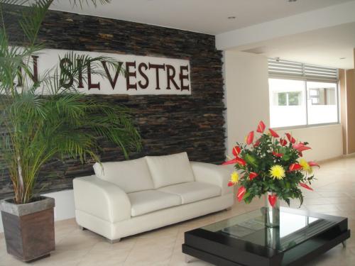 Arriendo APARTAMENTO TRES HABITACIONES Sector Anillo Vial