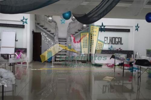 Espectacular local en la 33 (3LA1310)