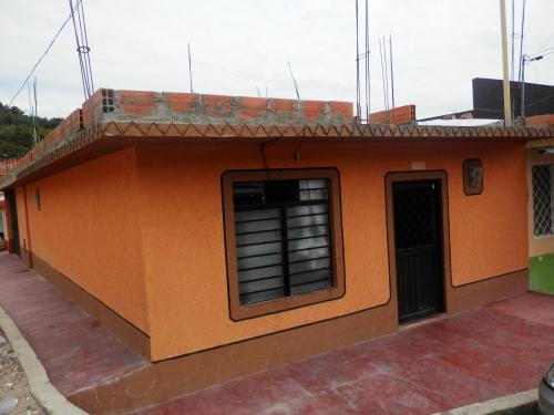económica casa esquinera toda en plancha ideal para negocio