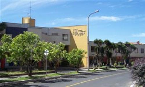 Arriendo oficina amplia Alhambra Plaza